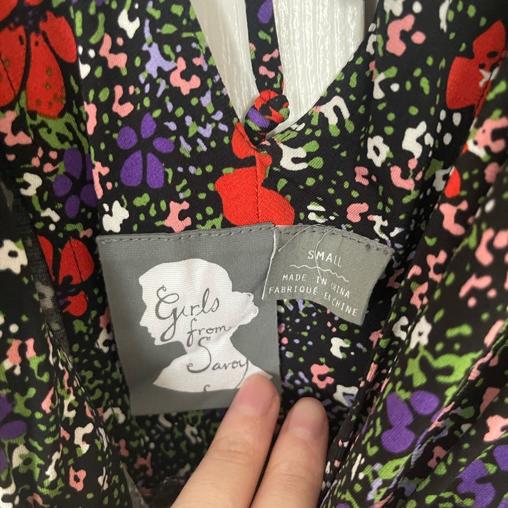 Girls from savoy dress - Picture 2 of 5